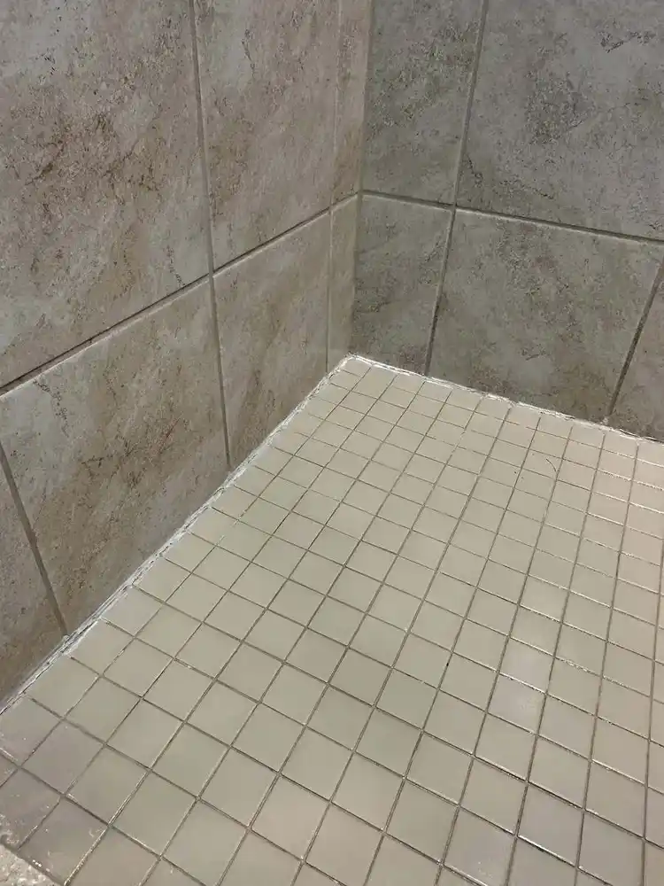 Bathroom tile cleaning after cleaning